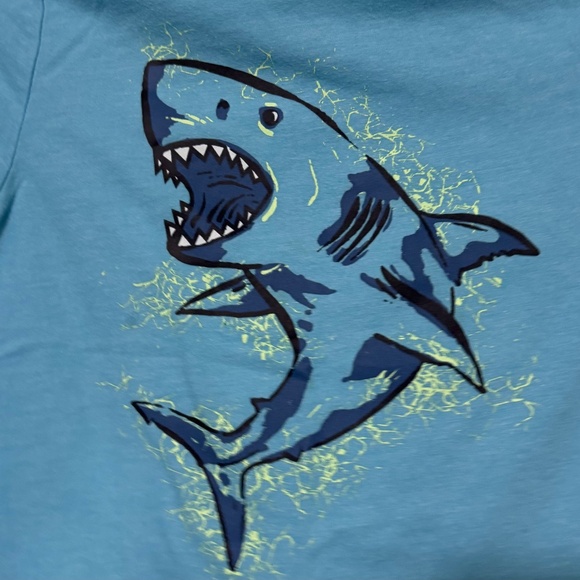 Shark T-Shirt - Picture 2 of 4